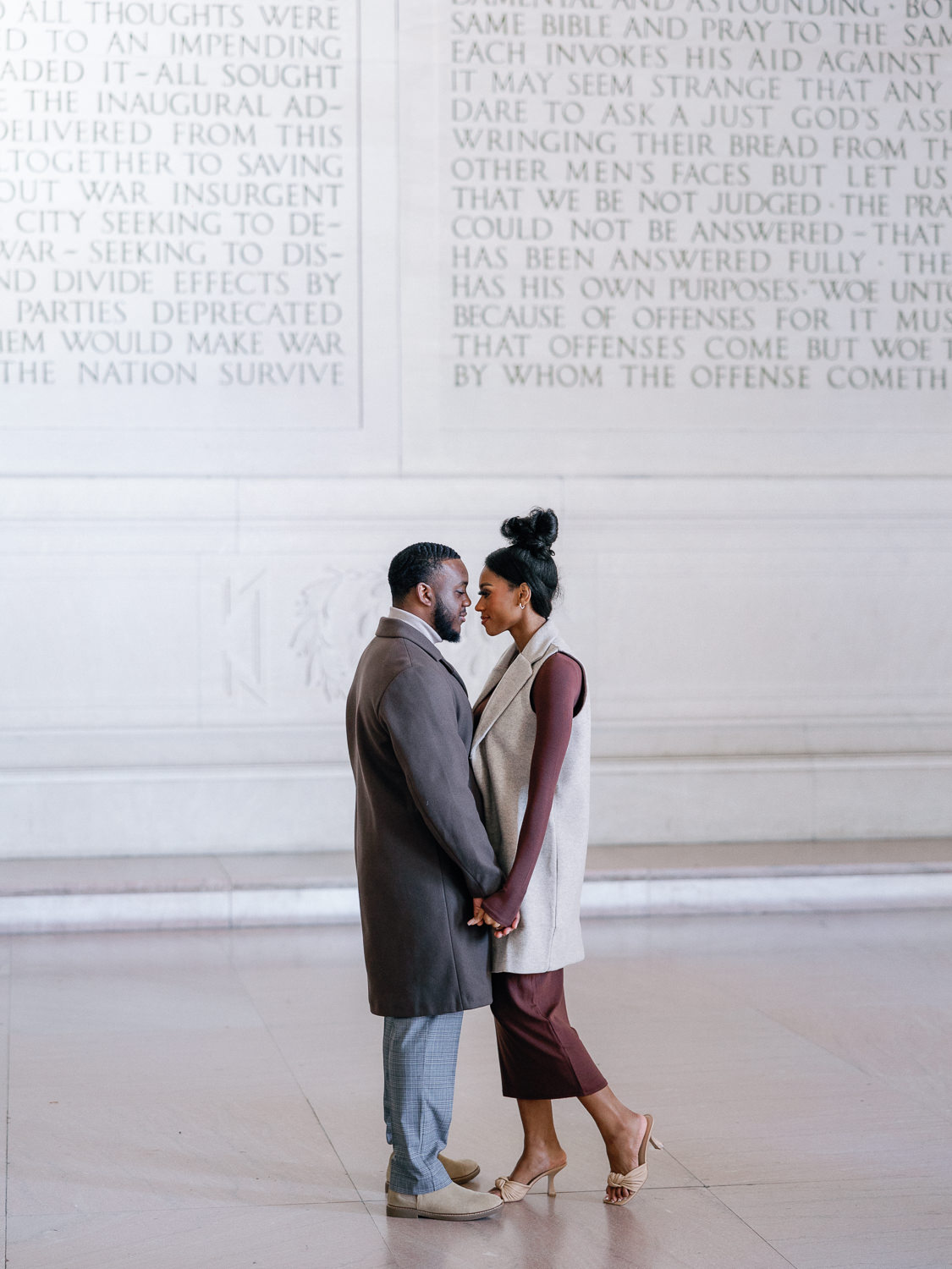 Washington DC War Memorial & Lincoln Memorial engagement session